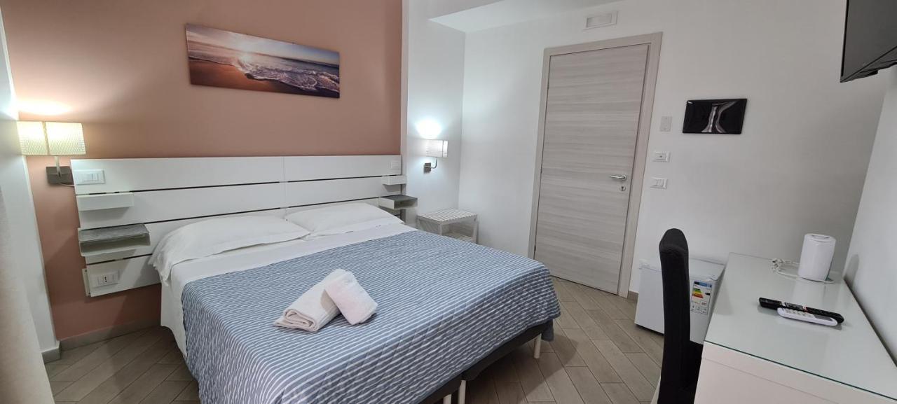 Belvedere Rent Rooms กัมโปเฟลิเช ดิ โรชเชลลา ภายนอก รูปภาพ