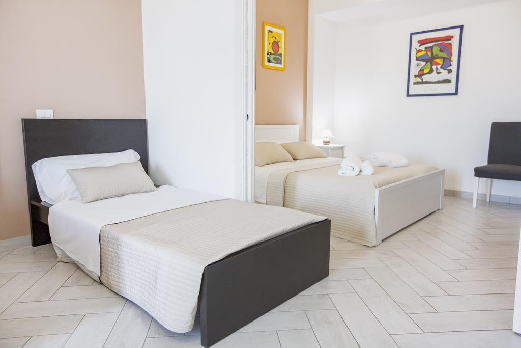 Belvedere Rent Rooms กัมโปเฟลิเช ดิ โรชเชลลา ภายนอก รูปภาพ