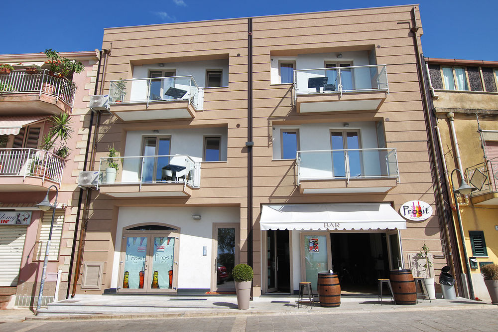 Belvedere Rent Rooms กัมโปเฟลิเช ดิ โรชเชลลา ภายนอก รูปภาพ